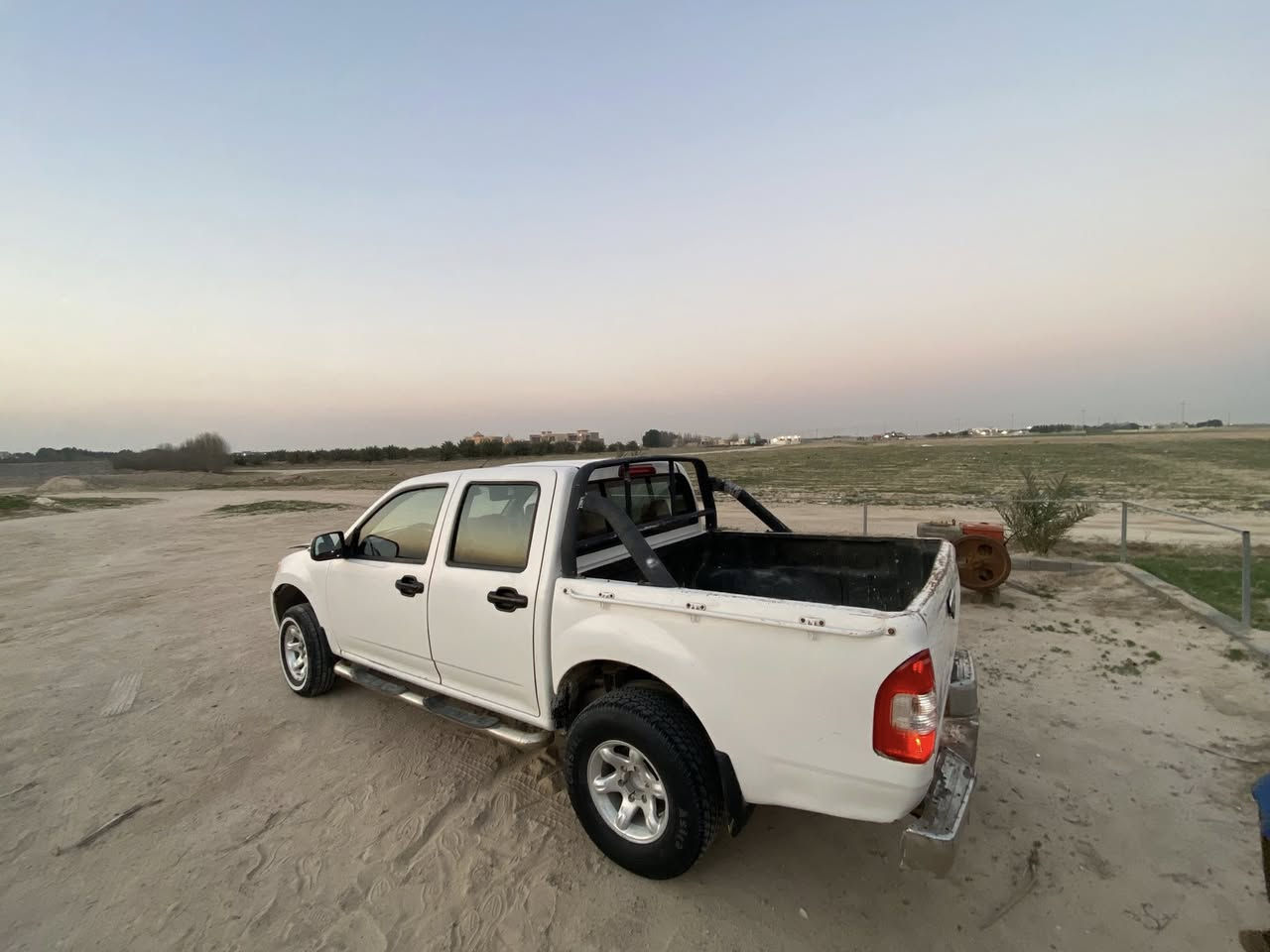 سلام عليكم بيكم كنو
بدون رقم 
2013 سياره نضيفه 
مكينه وكير بلاد جدد 
دشبول بطاين جديده 
حداديه تخم تايرات 
كهربائيات جاهزه 
تبريد ثلج 
سعر 35بيها مجال قليل
مكان بصرا سفوان 
هاتف ***********
