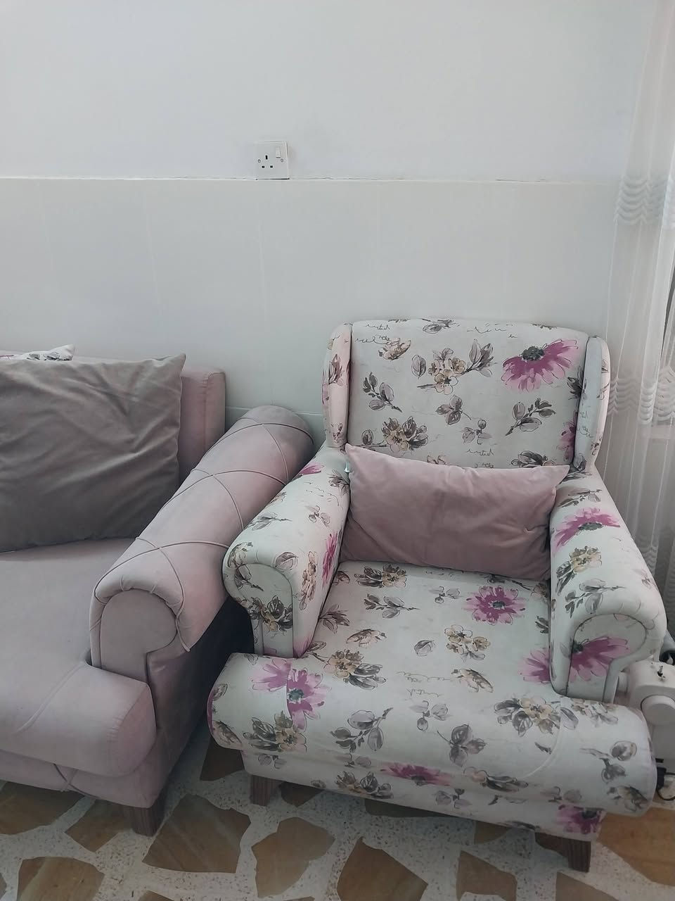 تخم تركي ١٠ مقاعد بميزة السرير من ماركة Kilim


**إذا كنت صاحب هذا الإعلان وتريد حذفه لأي سبب، رجاءا أرسل رسالة إلى الدعم الفني**