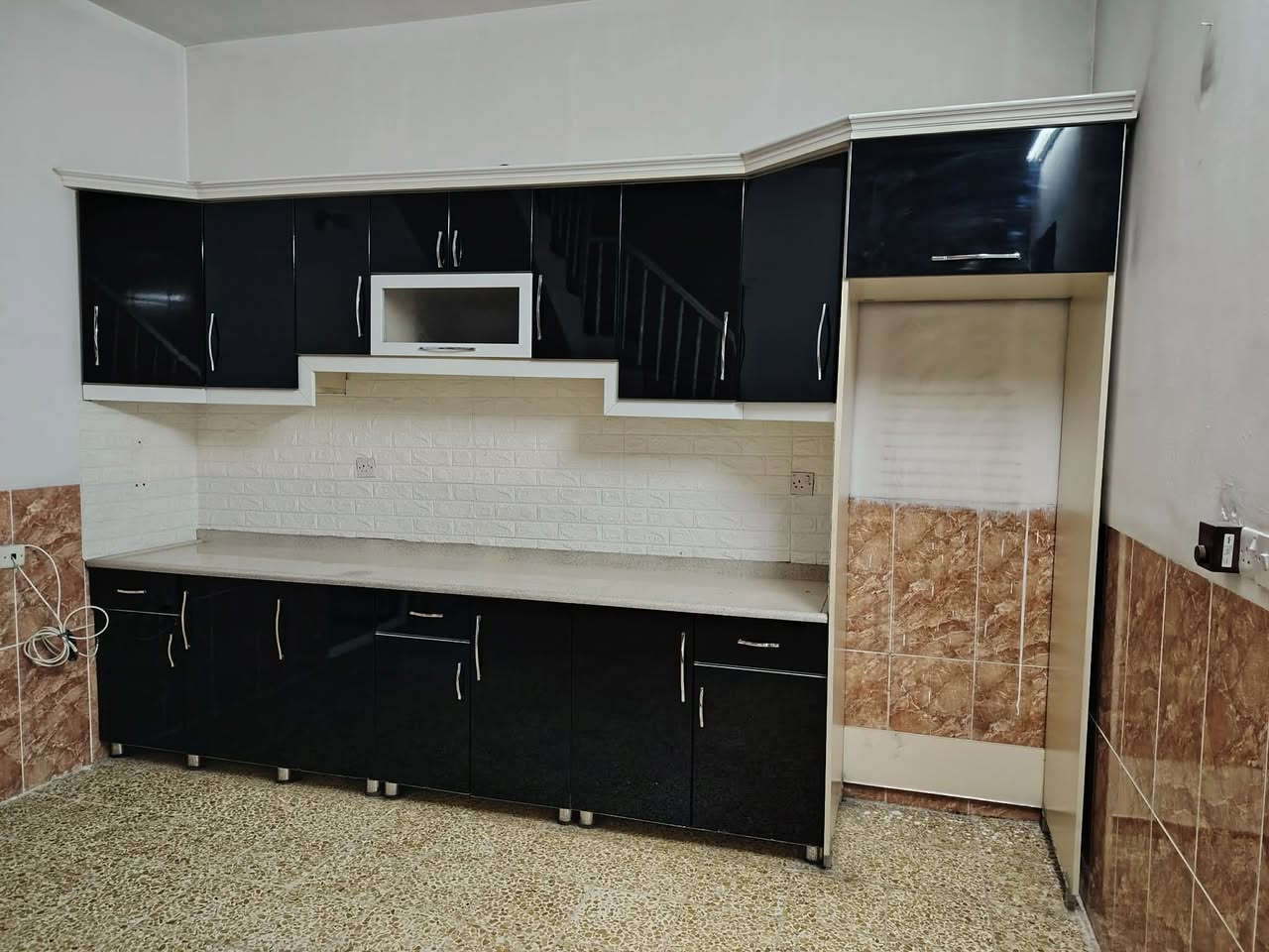 ئەم کەوەنتەرە بۆ فرۆشتن هە مووی دارە موادەکەی زۆر باشە 3مەترو 80 سم سەرکەونتەرەکەی مەڕمەڕە   نرخی گونجاوە هەولێر 8حسارۆک


**إذا كنت صاحب هذا الإعلان وتريد حذفه لأي سبب، رجاءا أرسل رسالة إلى الدعم الفني**