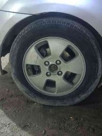 عندي تخم ويل مال سياره حجم 14 اريد اروسهن بويل عادي 07719553375