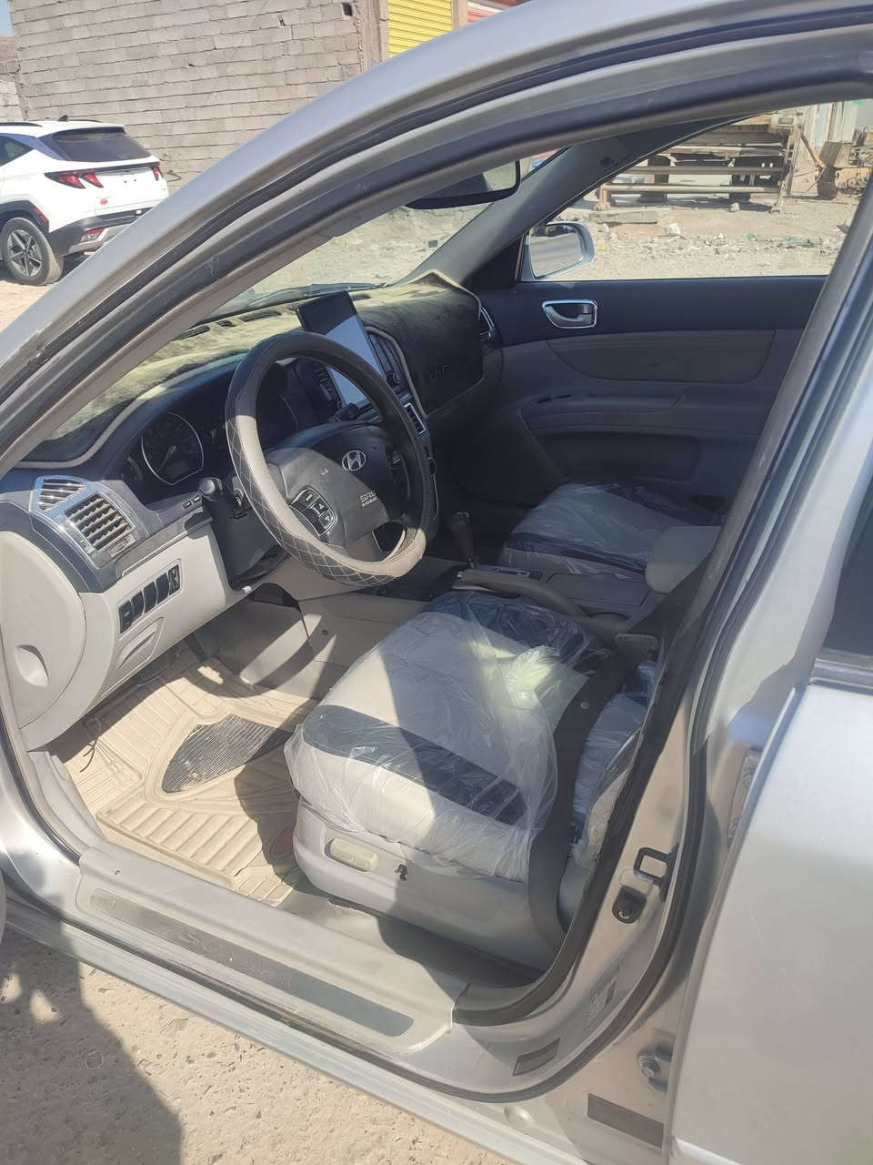 سوناتا للبيع موديل 2006رقم بغداد بسمي محرك 3300خير من الله جاهزه من كلشي سعر 82بيه مجال ***********مكان بغداد
