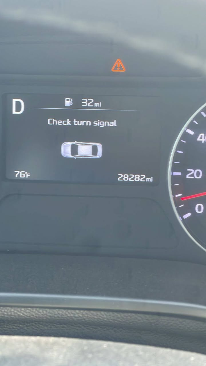 السلام عليكم 
للبيع كيا فورتي 
موديل 2023 جيتي 
وارد امريكي  فقط دعاميه الماميه صبغ السياره جاهزه اي نقص مابيه
رقم بغداد معوقين وكاله عامه 
مكاني بغداد مقابيل مجمع بسمايه 

السعر 153 

***********
