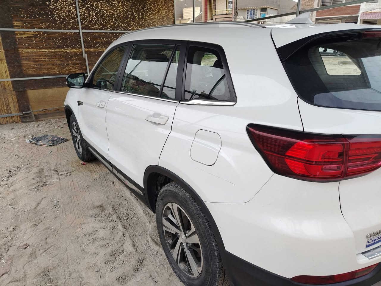موديل 2019حرة بيهة طخة بالخشم مال البنيد جهة السايق كلشي شغال بيهة وبيها منظومه غاز السع، 120 وبيها مجال ***********
