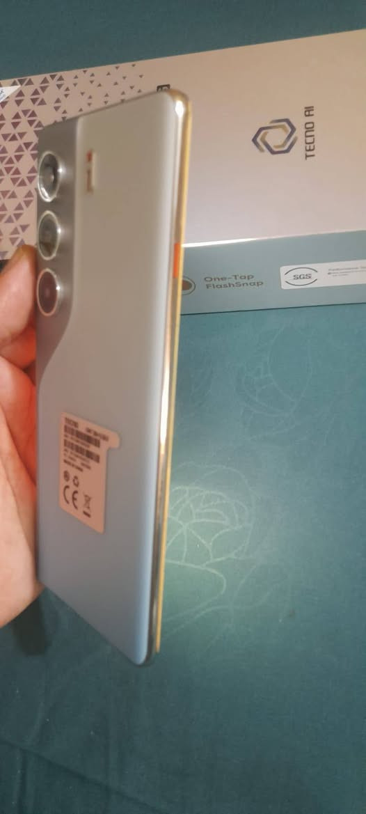 TECNO CAMON 40 Pro 5G
نظافه 100/100 
الذاكره 256
الرام 12
هيرتز الشاشه 144
فريم 90
غراضه كامله كل شخط او ضرر مابي جهاز اخو الجديد
مكاني مدينة الصدر السعر 350 وبي مجال للشراي


**إذا كنت صاحب هذا الإعلان وتريد حذفه لأي سبب، رجاءا أرسل رسالة إلى الدعم الفني**