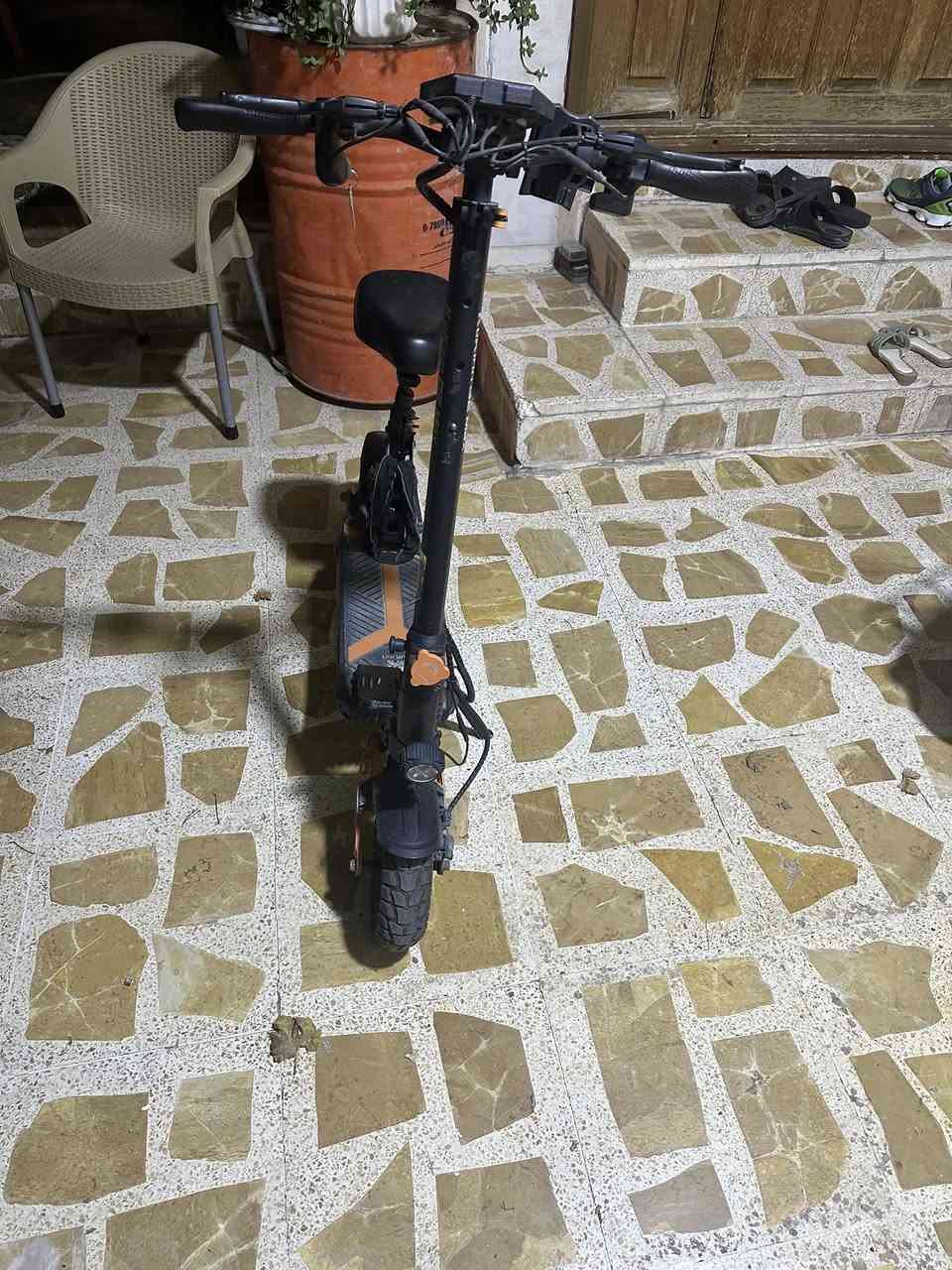سكوتر شركه kukirin نوع السكوتر g2max سرعه 55ممكن اقل بشويه يمشي مسافه يمشي تقريبا 60 ما اعرف بالضبط ماشي 1900 الموقع اربيل السعر 550دولار


**إذا كنت صاحب هذا الإعلان وتريد حذفه لأي سبب، رجاءا أرسل رسالة إلى الدعم الفني**