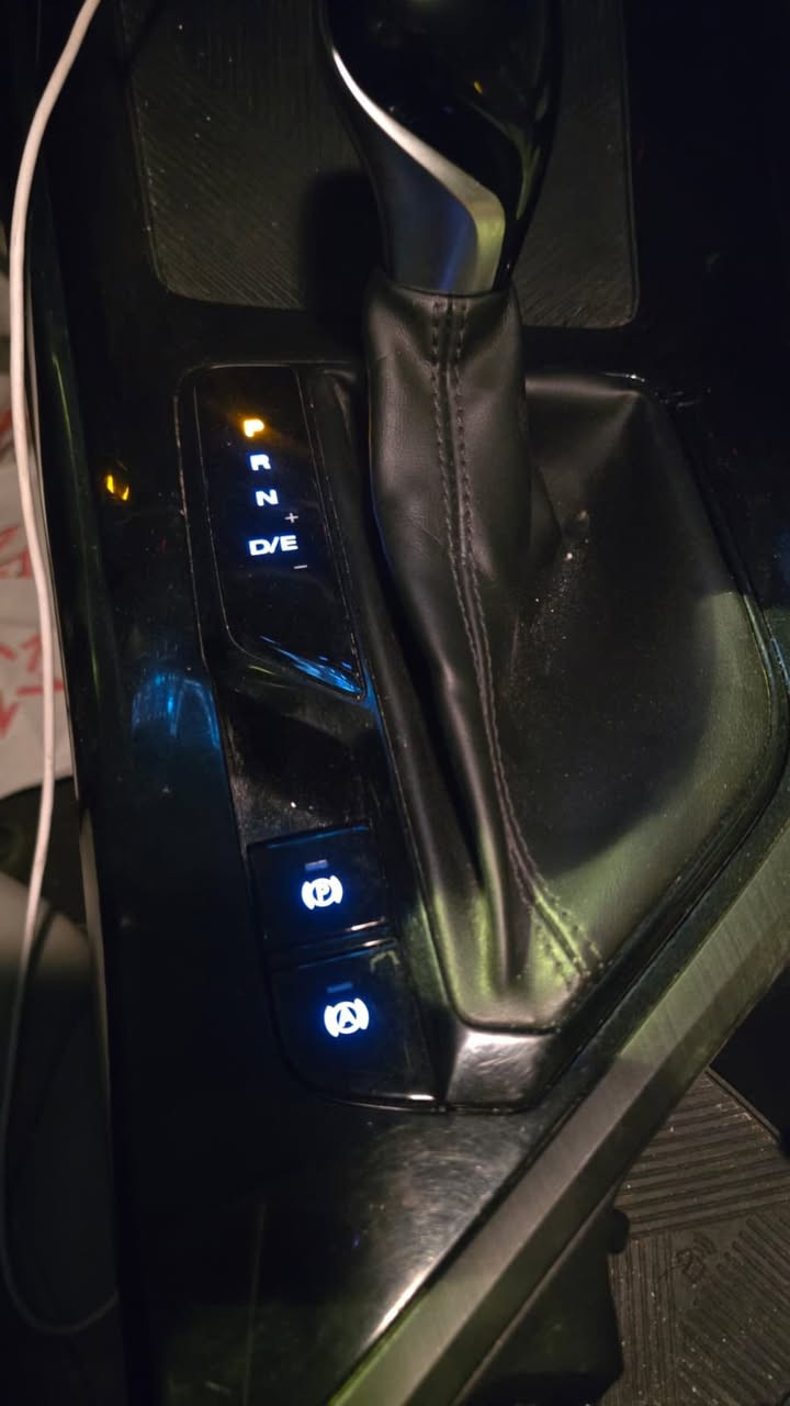 MG5 plus 2025
ضمان 6 سنوات  

السيارة ماشية ٢٠ ألف 
المحرك 1500 تنفس طبيعي 
السياره فول مواصفات اعلى فئه
  بصمة تشغيل وابواب
قطعتين تبريد هاند بريك بصمه 
شاشة ابل كار بلي واندرويد
عداد دجتل 
حساس خلفي 
دخول ذكي 
حساس ضغط اطارا
ترحيب لايت زينون
جام كهرباء ومري كهرباء
مري شفط 
فتحه سقف 
اشاير بالمري 
أربع كامرات حساس امامي 

رقم بغداد. باسمي 

 السعر 20.000.000 مليون 

***********

