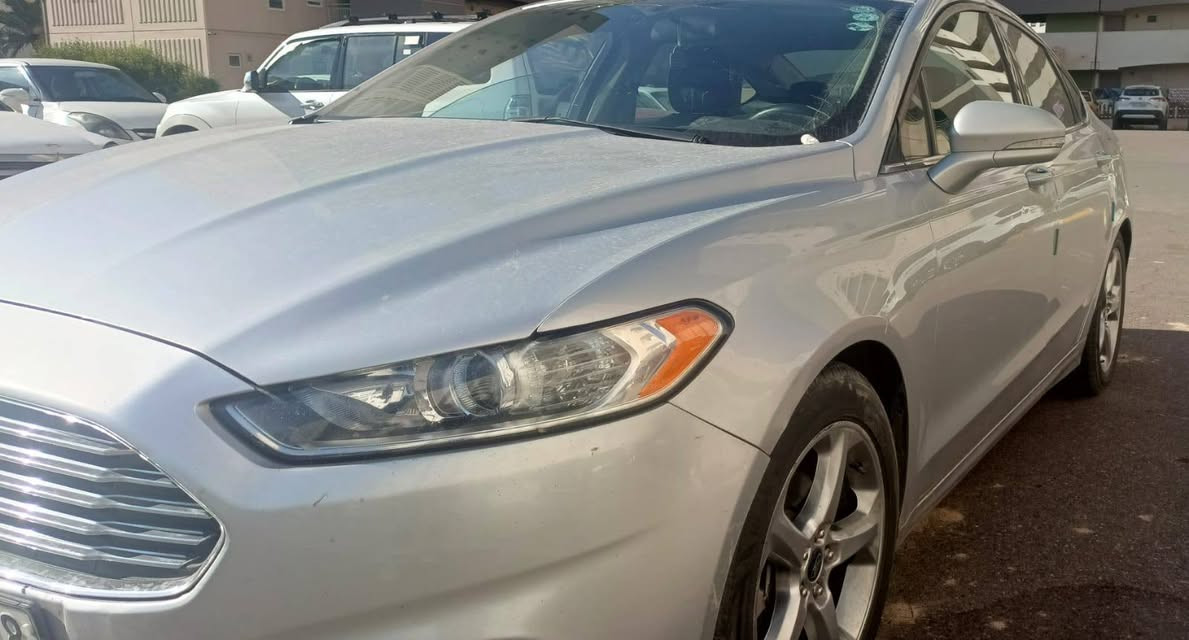 السلام عليكم ورحمة الله وبركاته
‏‎       ——— لـلـبـيع  ———

‏‎ فورد فيوچن .      —      Ford Fusion

‏‎وراد أمريكي.        —  بدون ايرباك 

‏‎الموديل               — 2016 

فئة                      — SE  

حجم المكينه       — 1500

‏‎اللون                   — فضي   

المسافه المقطوعه 115 الف مايل

حالة السياره.    —  ( صور الحادث داخل المنشور) 

‏‎المواصفات

‏‎-ترحيب عند الاقتراب 

-ليد نهاري

‏‎- شاشه اعطال 

‏‎- ستيرن بحركه كهربائيه 

‏‎-تبريد منفصل 

-تبريد قطعتين 

‏‎- كود باب 

‏‎-تحكم ستيرن جهتين 

‏‎-تحديد سرعه 

‏‎-مانع انزلاق 

-حساس خلفي 

-كرسي السايق والراكب  كهربائيي ٣ انضمه

‏‎-ليد نهاري

‏‎-گير عصا

‏‎-كامره خلفيه 

‏‎باقي المواصفات المعروفه  الحادث چاملغ خلفي بدون ايرباك

‏‎السعر            ١١٥

رقم السياره    —اربيل بأسمي هزة وسنوية جديدة

‏‎موقع  السياره — بغداد مجمع بسماية 

‏‎للأستفسار.   — *********** ابو حسن
