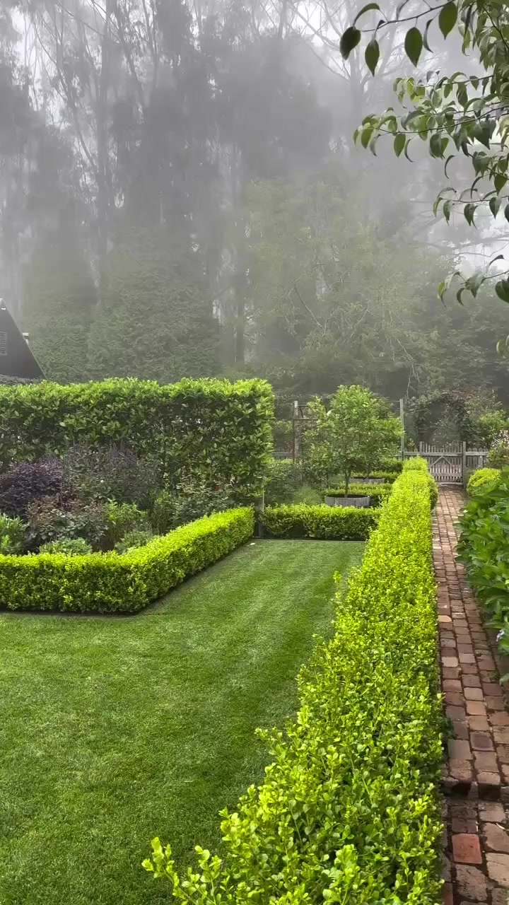 السلام عليكم وياكم مهندس احمد
تصميم وتنسيق الحدائق 
تصميم شبكات الري 
العناية بالحدائق 
يتوفر اشتراكات شهرية 
يمكنكم التواصل عبر الخاص او عن الاتصال بالرقم #فجر عراق اخضر #فجرلتنسيق #تنسيق الحدائق #لاندسكيب 
***********
