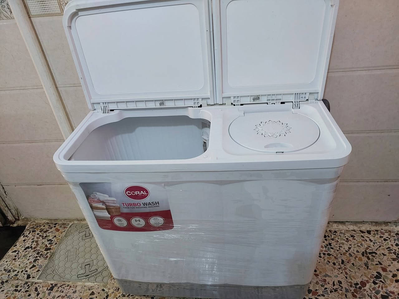 غسالة كورال جديده جديده استخدام اسبوع حجمه ٣٠ بلادي شركه شرط تغسل بطانيه  مشتريه ب ٢٢٥ابيع اقل مسعرها  ***********
