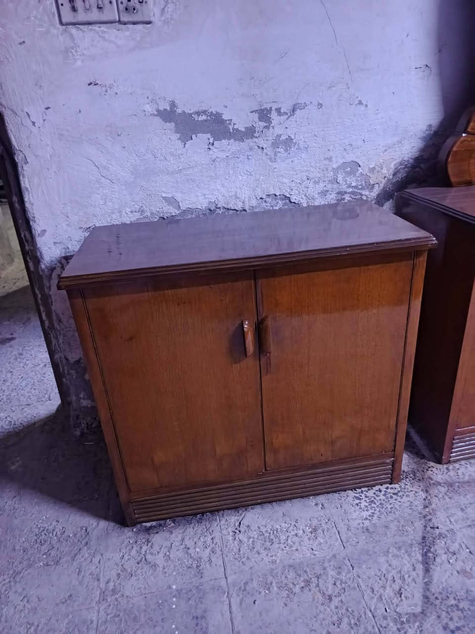 غرفه ام سته طابقين شغل ثكيل مصبوغه من جديد مابيه اي ضرر
مكان حله ثوره ***********
