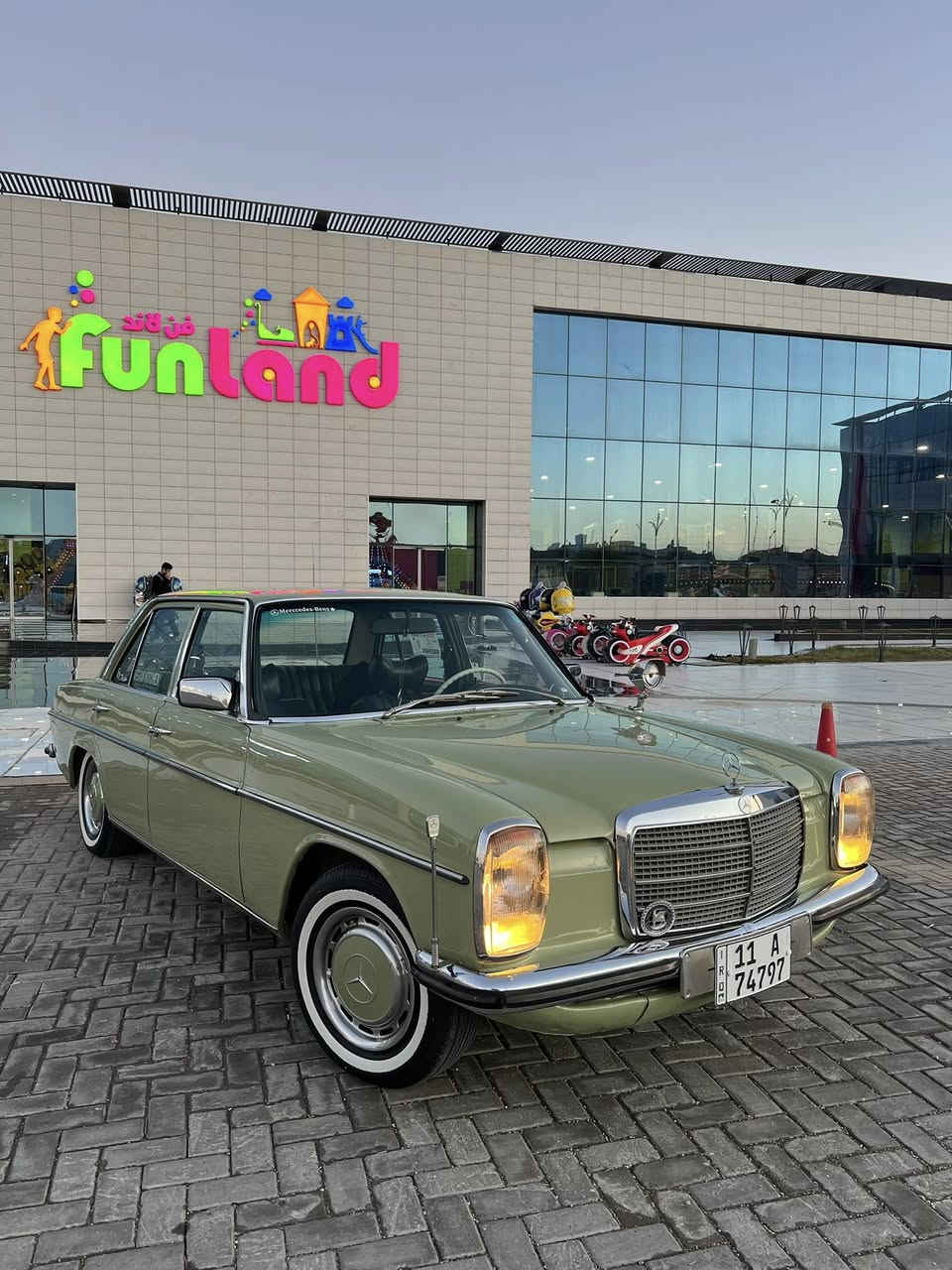 مارسدس بترا بيع او مراوس🤍
مارسدس بترا 230i الون بلادي فستقي 
سياره مصبوغه عام بدون دواخل 
كير مكينه كفاله 
تبريد تدفئه ويه سويج 
أريل كهربائي ⚡️ ويه سويج
٤ابواب جام ميكانيكيه 
حداديه حلوه مابيه اي صوت 
عليه سستم سماعات SOONE اصلي +دمام +مسجل سعره وحدهن 10ورقات 
كشنات جلد بلادي 
سايد بريك شغال حساس باب شغال
حساس دهن شغال 
كلوب بانزين شغال 
كلوب جنطه شغال
كلوب داخل شغال
كهربائيات سياره اي نقص مابيهن كلهن شغالات 
كلوب جنطه شغال 
هورن بلادي +هورن جرس 🛎️ 
ماسحات سياره بلادي ما مبدلات 
جامات سياره كلهن جدد بلادي مابيهن اي كسر 
معدل سياره 180 مكينه 4سلندر بانزين كابريتر 
عليه دركه مال موديل 1963
دشبول كله شغال اي نقص مابي 
موديل سياره 1976 رقم بغداد دولي جديد سنويه 2029/11 يعني 2030 تحويل ثاني يوم 
اسف علا اطاله بس ضكرت اكدر عليه علمود مو تخابرني وتكلي شبيه ومابيه شراي يجي بي خير ويدلل حبايب كلبي 
مكاني كربلاء حي الحسين ***********متواجد خاص هم 🤍
