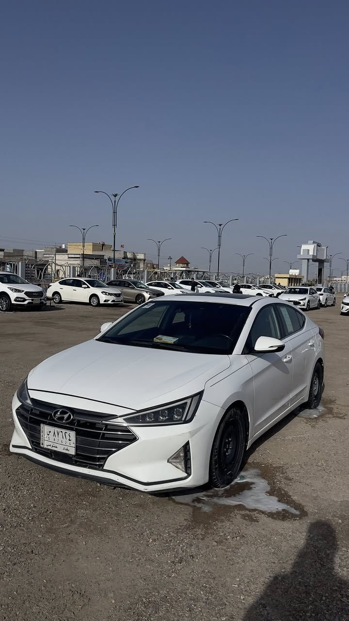 النترا 2020 امريكي 
ضرره جاملغ وبنيد 
مكينه 2000 دوش 
السياره فول فتحه بصمه دواخل جلد 1/1
السياره رقم بغداد معوقين ب2027 تصير حره
مكان السياره حاليا بصره 
السعر130 وبيه مجال 
باقي التفاصيل تواصل واتساب  
***********
