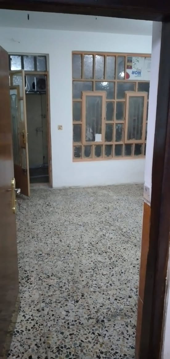 ألسلام عليكم نصف قطعة قطاع ١٢ قريبة عن الداخل مسلح حديثة طابق واحد ٧٢ متر السعر ١٢٠ وبي مجال *********** اتصلو ع صاحب الرقم اني مكلفه بلنشر
