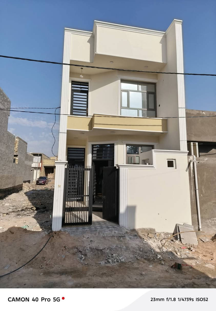 السلام عليكم 🏚️
🏠دار للبيــــــــــع    طابو زراعي سند ٢٥
فـٓــــي   
محيزم  ٤ / شارع العلويه شريفه الجديد
____________
المساحه ١٠٠ متر 

زيرو استلام مباشر 

________________
🧱تفــاصيــل 
غرفـــــ عــدد ٢وصالــــــــــة وهـــــــــــول ومطبــــــــخ  ومجـمــــــــع صحــــــــيات  داخليـــــة  وخارجيـه ومنــــور 

___
__________ 
 💲متوفر كافه الخدمات / /  /ماء/ كهرباء/ 
_______________
مـراسلـه الــصفحه او زيـاره     #مكتــــــ ب القمه للعقار
#الكائــــــــــن
فـــي شارع ٨٠ شارع العلويه شريفه الجديد  ___________________________________
📲***********
________________________________
