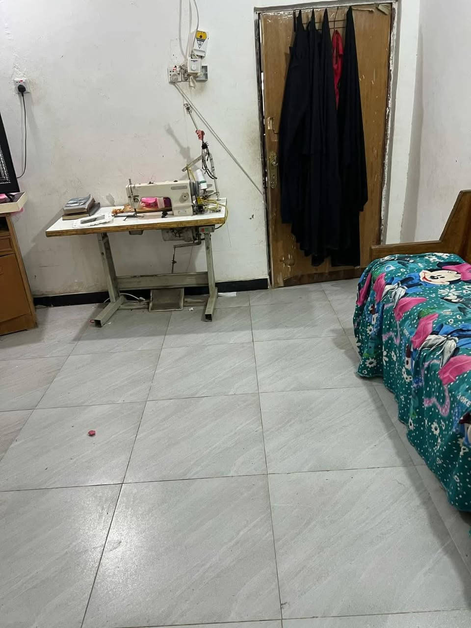 بيت طابو صرف مساحه 100 متر واجه 5 نزال 20 بمحيزم بشارع شريفه تدخل من ماكولات هابي لاند بلفرع مال مدارس خلف المدارس غير مطلوب اسكان بناء طابوق صب كونكريت السعر 135 وبي مجال بسيط استفسار اتصل *********** بي وات ساب حلة, بابل
