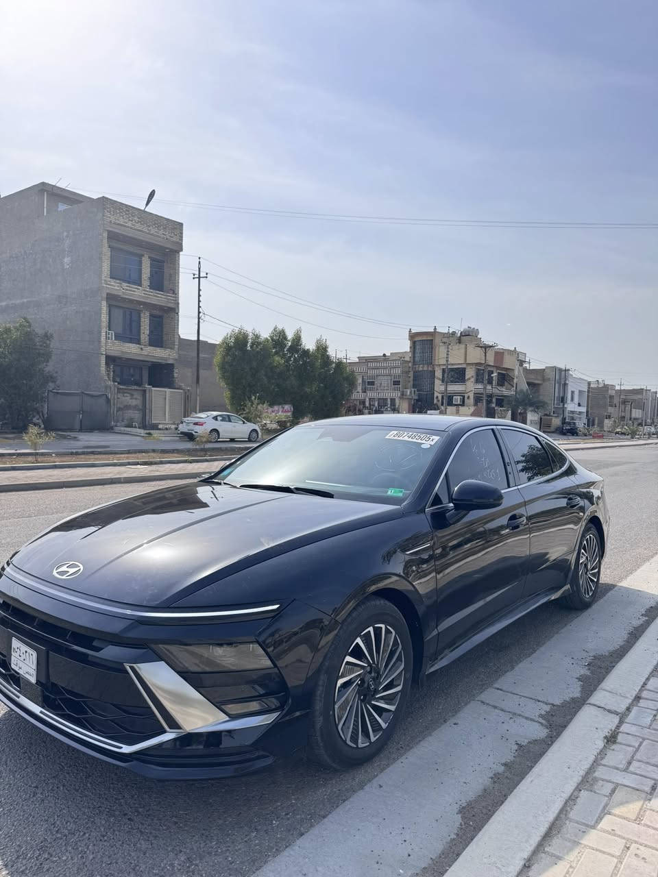 السلام وعليكم  شباب 
سوناتا هايبرد 2025 الشكل الجديد محرك 2000+ منضومه هايبرد سياره جديده ماشيه 3الف  بجم كبس بدون ايرباك حادثها موضح بصور بدون دواخل  مكان السياره بغداد حي الجهاد 

مواصفات فول ع عدا البانورما والجلد 
بصمه + تشغيل عن بعد 
شاشه متصله ديجتل 
كشنات الاماميه كهرباء + تدفئه
تبريد شاشه + قطعتين 
شفتات بل ستيرن 
دجتل متغير  
بعد بيها كلش هواي مواصفات  تفاصيل اكثر اتصل او خاص سعر السياره 192 وبيها مجال رقمي 

***********
