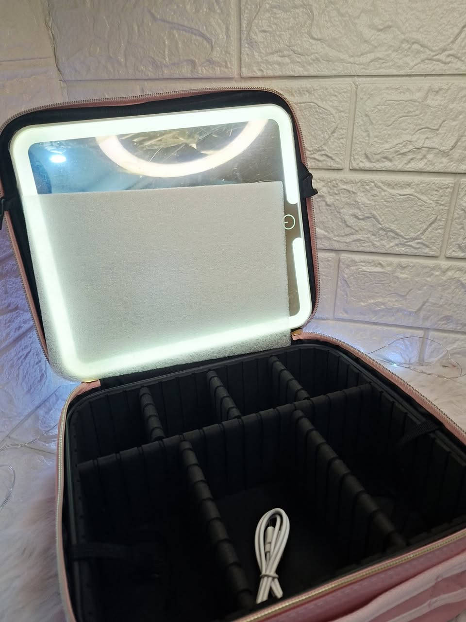 جنطه مكياج مع اضاءة ع اول تم ٢٠


**إذا كنت صاحب هذا الإعلان وتريد حذفه لأي سبب، رجاءا أرسل رسالة إلى الدعم الفني**