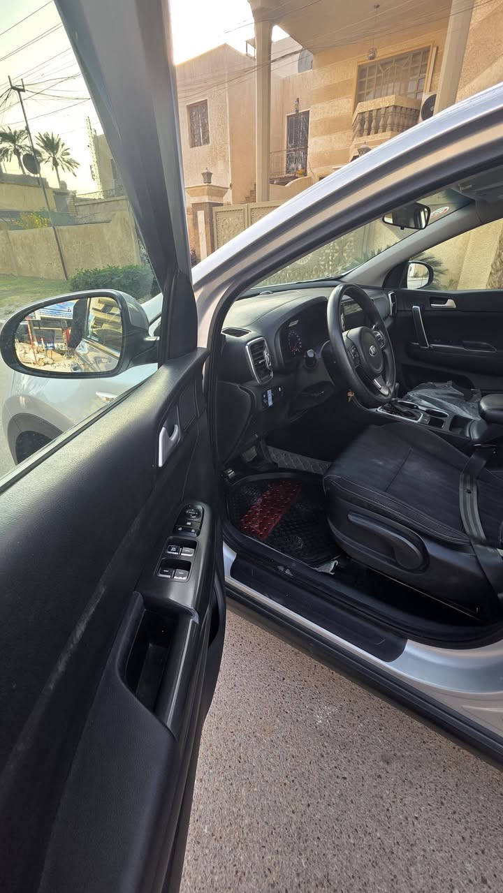 سبورتج ٢٠١٧ اربيل خليجي بدون صبغ او تبديل شبر بارد اللون سلفر محرك ١٦٠٠ المكان بغداد حي الخضراء هاتف ***********
السعر ١٦٢$
