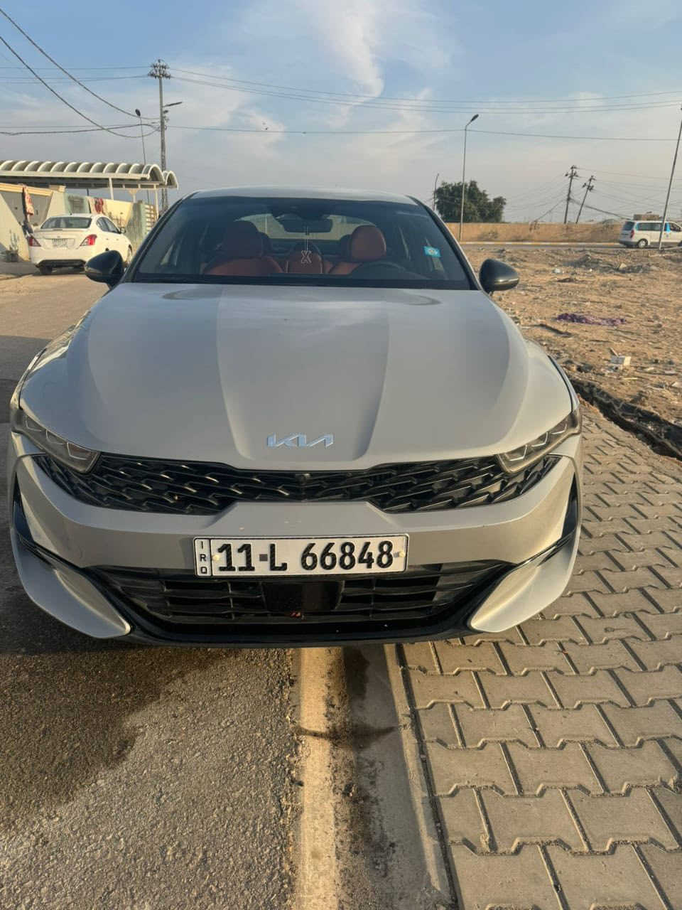 السلام عليكم 
كي فايف موديل ٢٠٢٤
رقم بغداد بأسمي
محرك ١٦٠٠ توربو
ماشيه ٤٣ ألف كيلو
فول عدا البنوراما
حادث بنيد فقط مبدل
السعر ١٩٥ ورقه
موبايل ***********
بيع أو مراوس بعاليه
