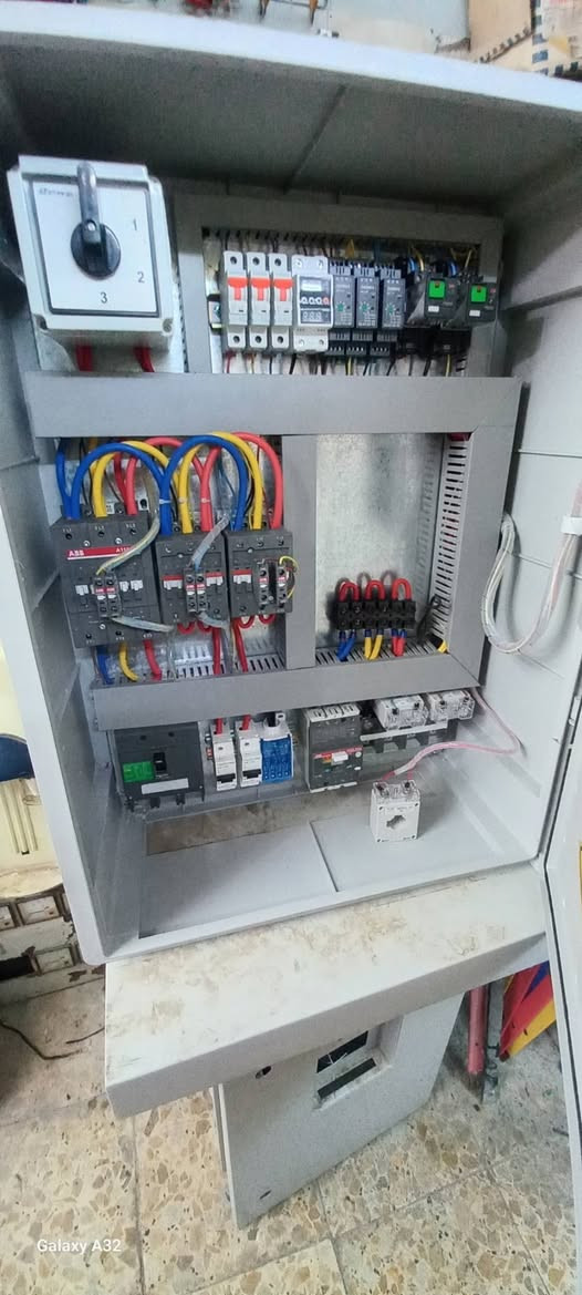 عقيل الكهربائي لتصليح المولدات والتاسيسات الكهربائيه ***********

