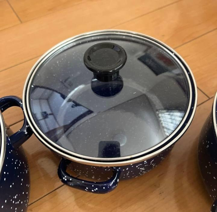 طقم قدور 3 قطع
20 سم، 18 سم، 16 سم 
جدد لون اسود مطلي بالمينا
سعره 18 الف مع التوصيل
للطلب مراسله خاص


**إذا كنت صاحب هذا الإعلان وتريد حذفه لأي سبب، رجاءا أرسل رسالة إلى الدعم الفني**