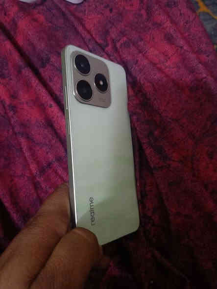 ريدمي c63  نضيف حيل ذاكره 256 داخليه 24 السعر 125
***********
