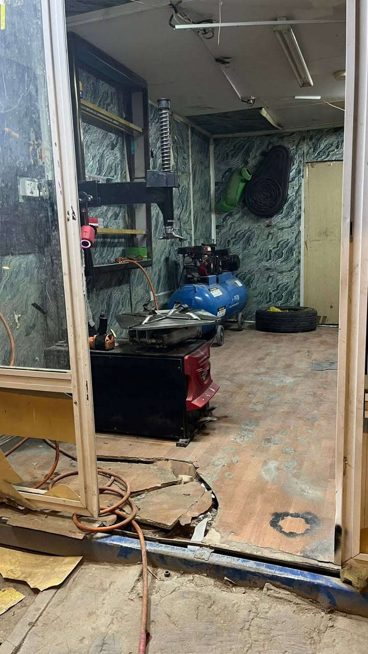 سلام عليكم
محل بنچرچي للبيع كامل
العنوان ناصريه شارع النيل باقي التفاصيل اتصل وبيك خير وتدلل ***********
