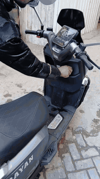 سلام عليكم دراجه شحن للبيع نوع ساعقه شركه الريان ملف 2000 بطاريات 6 مسطره سرعه 80 دراجه زيرو مستخدمه جدا قليل العنوان بغداد مدينه الصدر السعر 1150 مليون وميه وخمسين
الهاتف: ***********
