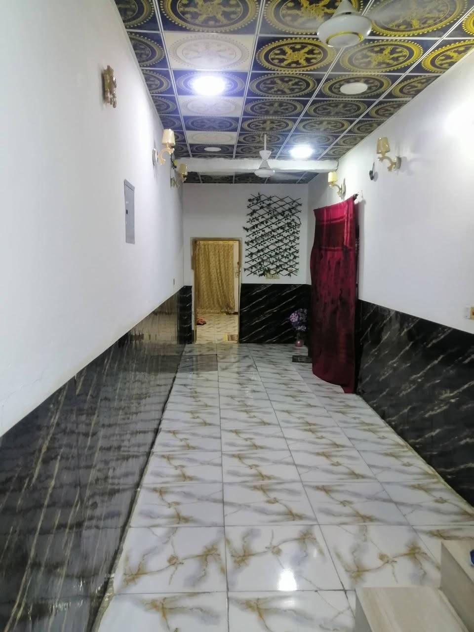 دار سكن جاهزه للبيع المساحه 150 تفاصيل
الطابق الاول غرفه صال مطبخ استقبال ساحه بيت

مكشوفه خل الغرفه على عرض البيت

مكشوفه للصاله ومطبخ

غرفه 6***5ونص

الصاله 3*7

المطبخ3*3

الاستقبال 4*5

مساحه البيت3*4

الطابق الثاني

غرف صاله بيتونه

غرفه3ونص **6

ااصاله6*6

البيتون6*5

السطح 4*6

بناء البيت الطابق الثاني طابوك فقط الصاله ضلع فرمستون

اما البيت كل طابوك نهروان شرط مال جناي شغل تجي وشوف

البيت كل جسور السكف الرباط6اشاشه مو4

سقوف ثانويه كما موضح  ادنا
السعر60مجال بيسط لشراي
النجف الاشرف  الكوفه شارع المعمل صورة الوائلي
للاستفسار الاتصال ***********

او مراسله واتساب
