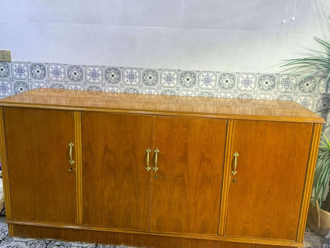 بوفيه تفصال مو سوكي صاج داخل خارج تكمه ونضيفه جدااا ..لسعر 175 الف وييه مجال


**إذا كنت صاحب هذا الإعلان وتريد حذفه لأي سبب، رجاءا أرسل رسالة إلى الدعم الفني**