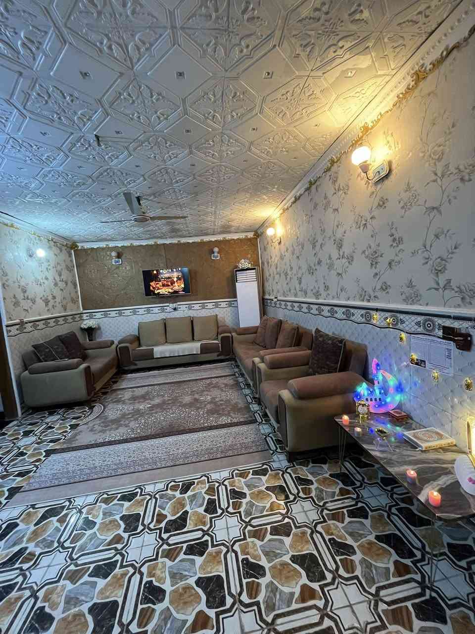 🚨 فرصة ذهبية – بيت للبيع 🚨
بيت للبيع بمساحة 200 متر في موقع مميز جداً وقريب من جميع الخدمات.

🏡 تفاصيل البيت:
🔹 الطابق الأرضي: مضيف، غرفتين نوم، مطبخ، حمام، هول.
🔹 الطابق الثاني: غرفتين نوم وهول كبير (بناء جديد).

🚗 كراج واسع وكبير للسيارة
✅ البيت مرتب وجاهز للسكن وما يحتاج أي تصليح.
📍 موقع مرغوب وهادئ جداً.

💰 السعر خاص.

📞 للتواصل ‭0771 767 5278
