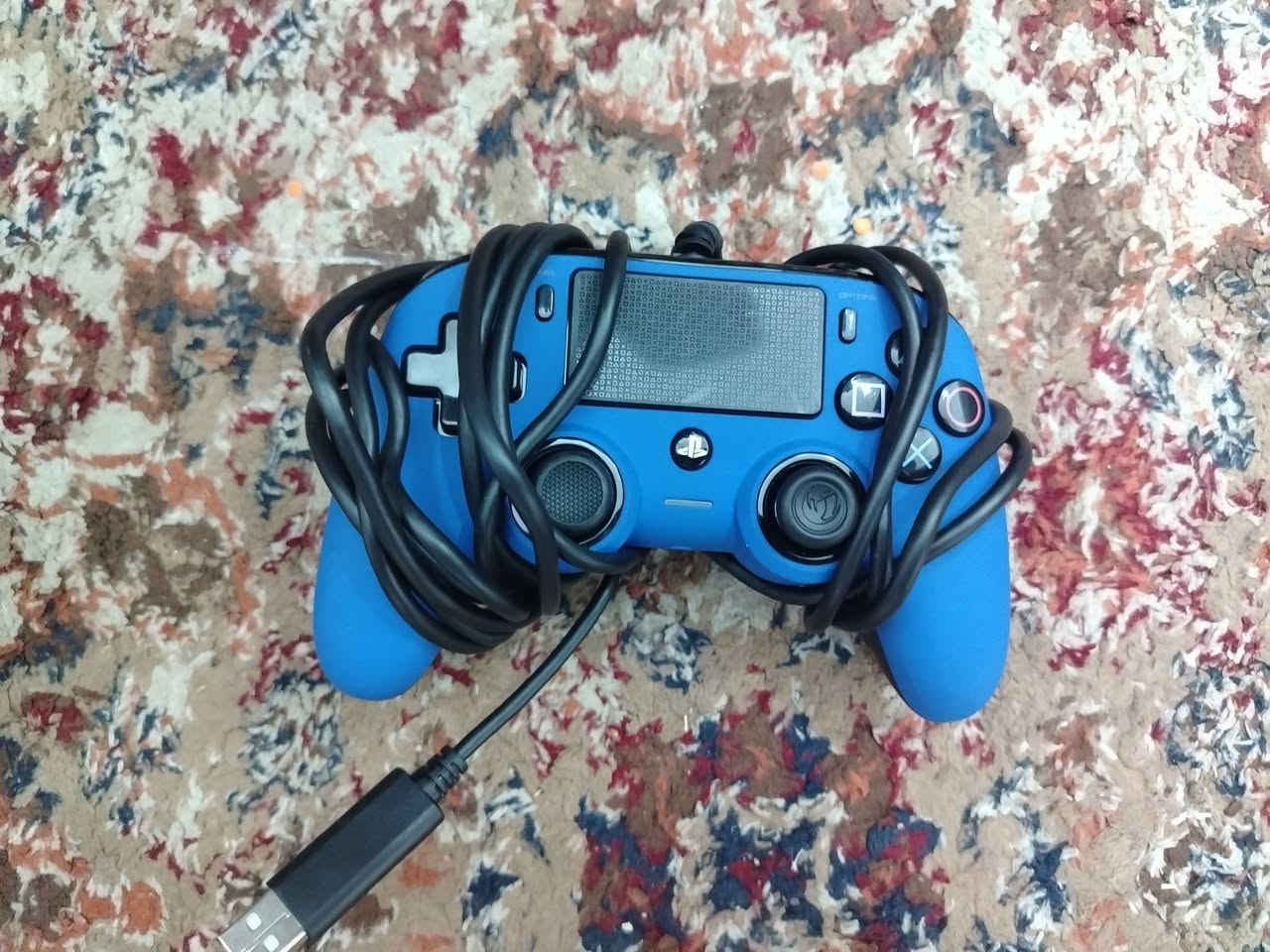 اخون يدات بلي والي بالكارتونة مال PC سعر الي بالكارتونة 30 وسعر الأزق 20 لأن مال بلي 4 والباقي على 10 للتواصل ***********
