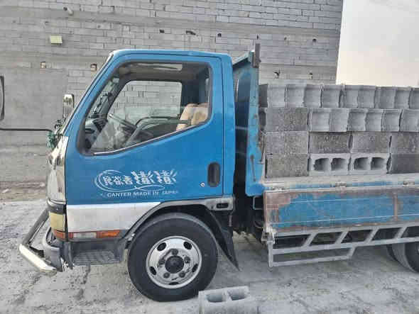 كنتر عظم.قماره بزون .سياره مكفوله شاصي و محرك و كير
رقم انكليزي سنويه باسمي 
تخم تاير.دوشمه جديده .محرك 104
...الناصرية .البطحاء 
ه‍ ***********
