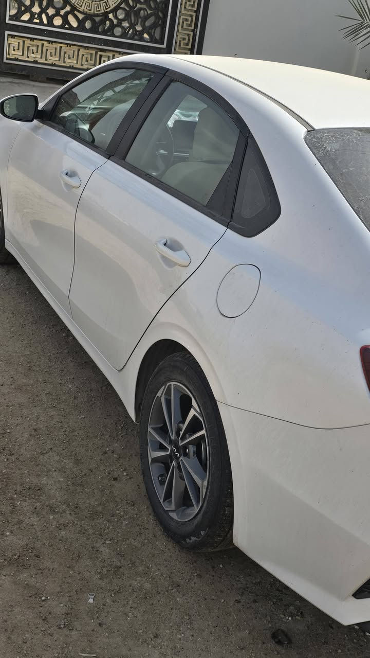 كيا فورتي للبيع موديل ٢٠٢٤ رقم مميز الانبار حادثها فقط بنيد مبدل بالخارج شركه وبارد راس جاملغ والباقي مكفوله السعر ١٦٠  $ بيها مجال هاتف ***********
