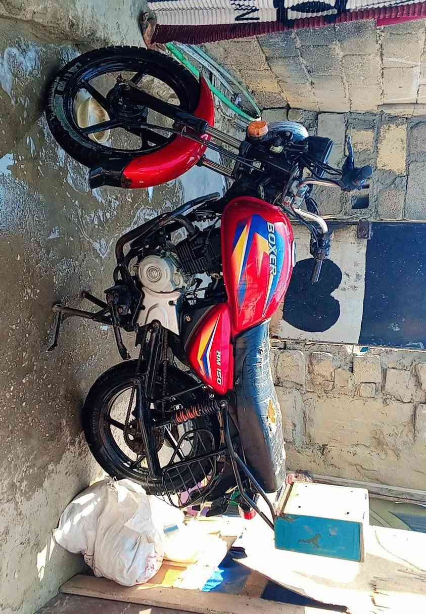 السلام عليكم راجه بوكسر ضايعه وراقهه مكفول من السرقه العنوان حي الأصدقاء السعر 500وخمسين رقم *********** الدراجه بس كشن يرادلهه
