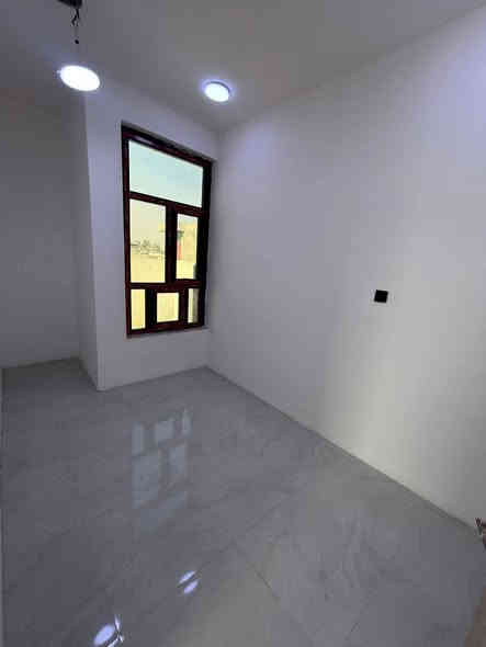 سلام عليكم بيت للبيع مساحه 50متر زراعي سند 25 طابقين وبيتونه يحتوي ع 3غرف نوم وصحيات 2 وصاله ومطبخ العنوان الدوره لبعيثه مجمع السلطان الاول رقم القطعه 282تنازل اول من الشركه  قريب عن شارع المدارس العنوان دوره البعيثه مجمع السلطان الاول شارع المدارس الاستفسار اتصل ع *********** 
بيع مباشر من صاحب الدار بدون دلاليه
