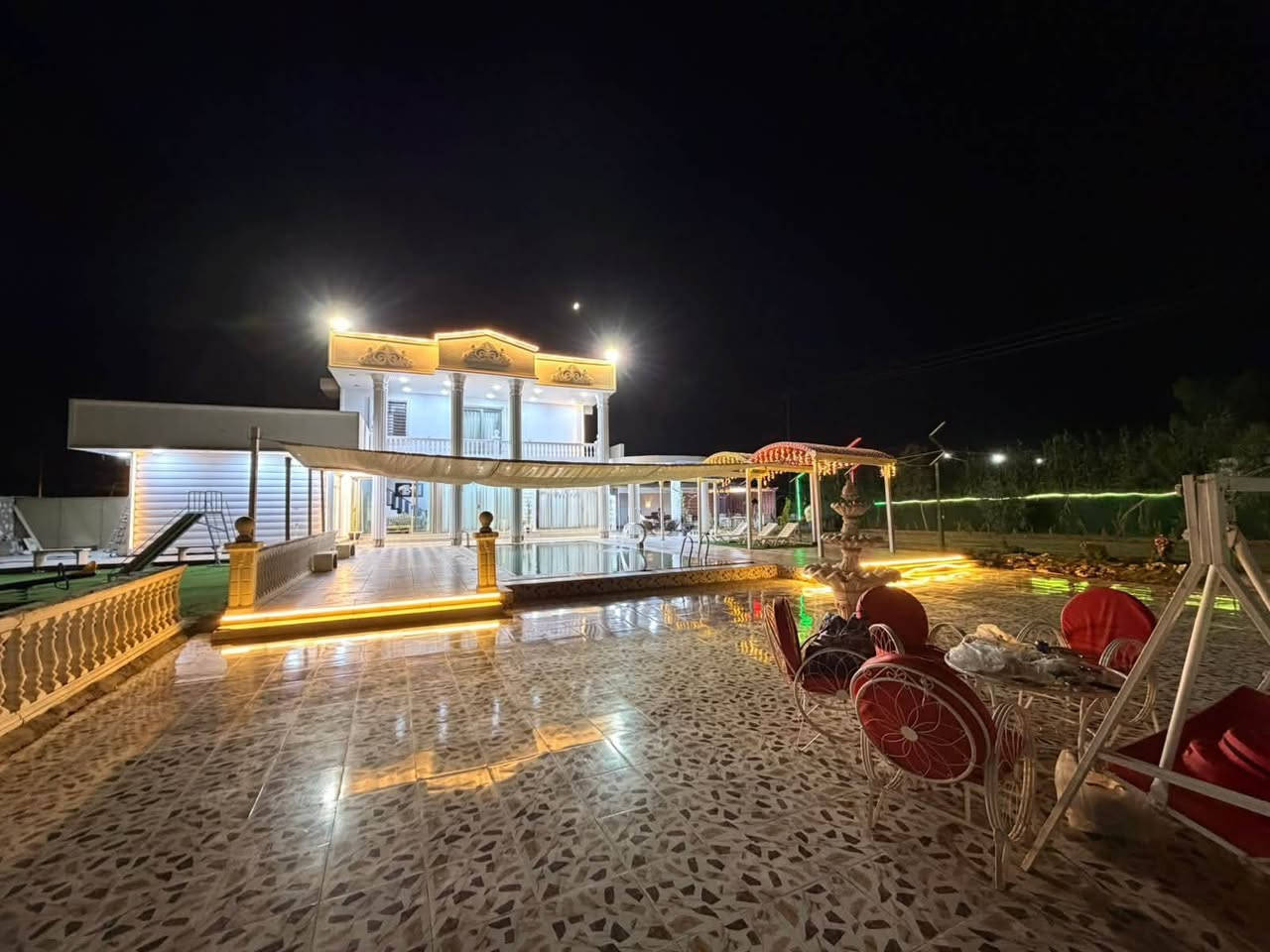 ✨ استمتع بأجمل الأوقات داخل المزرعه ✨🔥
تبدا اسعارنا ب 175 الف 
*********** 

🏡 أجواء راقية وخصوصية كاملة للعوائل والأصدقاء 
🌴 حديقة كبيرة ومساحات مريحة للاسترخاء 
🏊‍♂️ مسبح قياس 5×10 
📏 عمق متدرج من 1.30م إلى 2م 

⚽️🏀 ملعب مشترك لكرة القدم والسلة 
🎱 بليارد منضدة 
🪑 كعدة عربية مرتبة ومريحة 
🍖 مكان مخصص للشوي والجلسات 
🎠 ألعاب أطفال 
🚗 كراج واسع يتسع لعدة سيارات 

🏠 بيت طابقين متجهز بالكامل 
✔️ غرف مريحة 
✔️ جلسات داخلية 
✔️ خدمات متكاملة 

🎉 مناسب لـ:
• العوائل 
• الجلسات الشبابية 
• أعياد الميلاد 
• المناسبات الخاصة 
• الاستجمام والراحة 

📲 للحجز والاستفسار مراسلتنا خاص أو واتساب 
*********** 
📍 بغداد حي جهاد مكاسب

