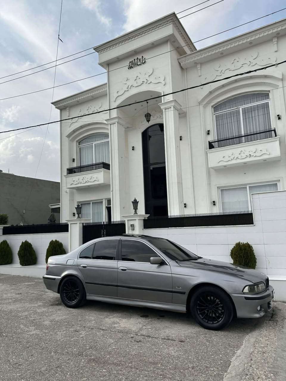 سه قر بوفروشتن موديل 2000.مه كينه 528 چار جام كاره باي سه ياره كه به خكراوه ته وه بوجواني گير توماتيك گير s.گيرومه كينه به شه رت ژم ***********
