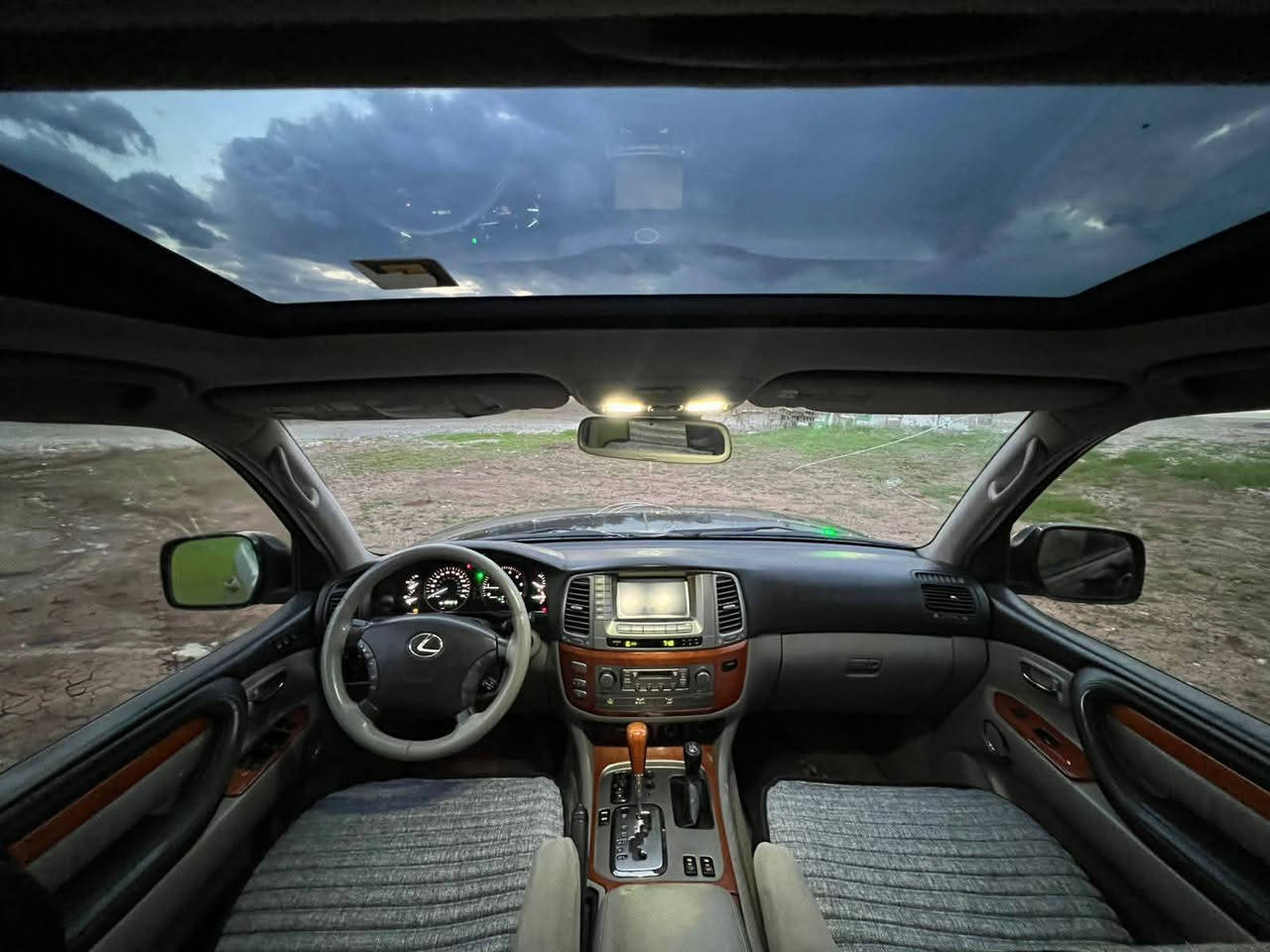 لگزیز
السيارة بدون رقم
علوج
مانفيست دبي
بۆفرۆشتن
مۆدیل 2004
دە شبوڵ بە رز
سێ شاشە 
تە بیرد مە رکە زی
8پستۆنی مە خبوڵ
جام کارە با
نافۆڕنیکا
جامە کانی دواوە ی تە نیشتی ئە بنەوە
سێ ڕیز کوشن
کوشن کارە با
کوشن ساردو گە رم 
قە پات قە پات مواسە فاتە  
دووپارچە ی پە مپ بێ لێ دراو لە سە رشوخت کراون 
مە نە فیستە 
تیل بیکە جوابی مسیج نادەمەوە
***********
*********** السليمانية, العراق
