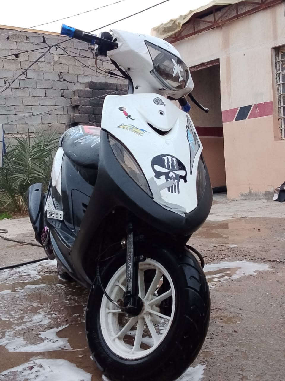 سلام عليكم شباب دراجة ماكس عدلة للبيع مكينة مفتوحة 49 تخبل شلعة ومعدل خير من الله نقصه الدشلي مال السلف فقط كهربائيات كاملة هندر شغال السعر 550 وبيها مجال والشراي يتصل ***********
