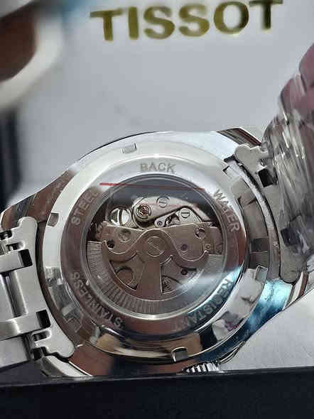 يا الله 
البراند #السويسري العريق
#تيسوت
#مستعمل
مع العلبة الأصلية للساعة 
#شمسي_قمري
استعمال قليل جداً بعدها بحالة المصنع 
#اوتوماتيك تعمل على النبض + على التكويك 
تفاصيل أكثر على الخاص او واتساب ***********
