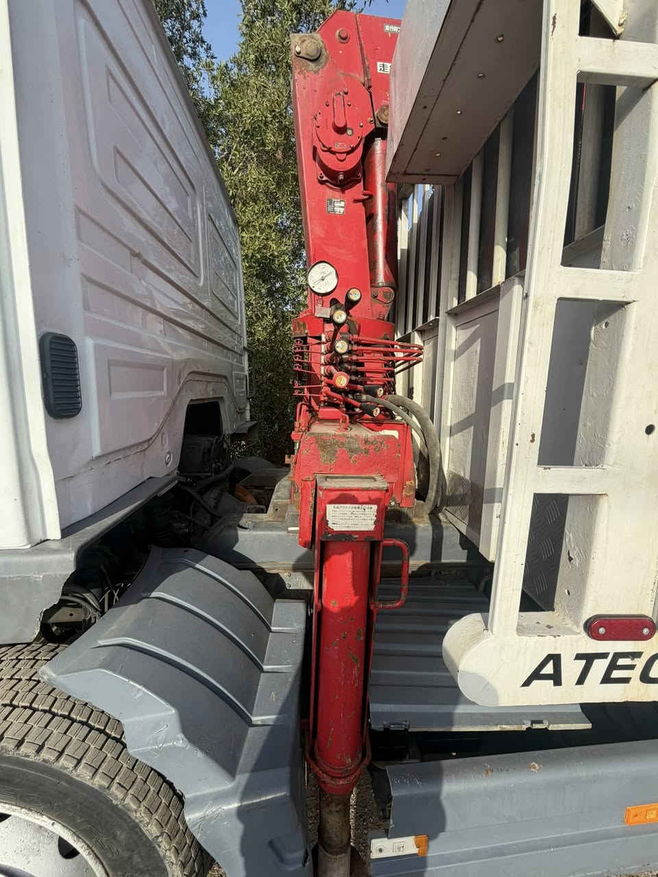 كرين مارسيدس اتيكو
الموديل 2003
الكرين 3 طن
السياره جاهزه من كلشي 
بأسمي تحويل مباشر 
السعر 270$
***********
