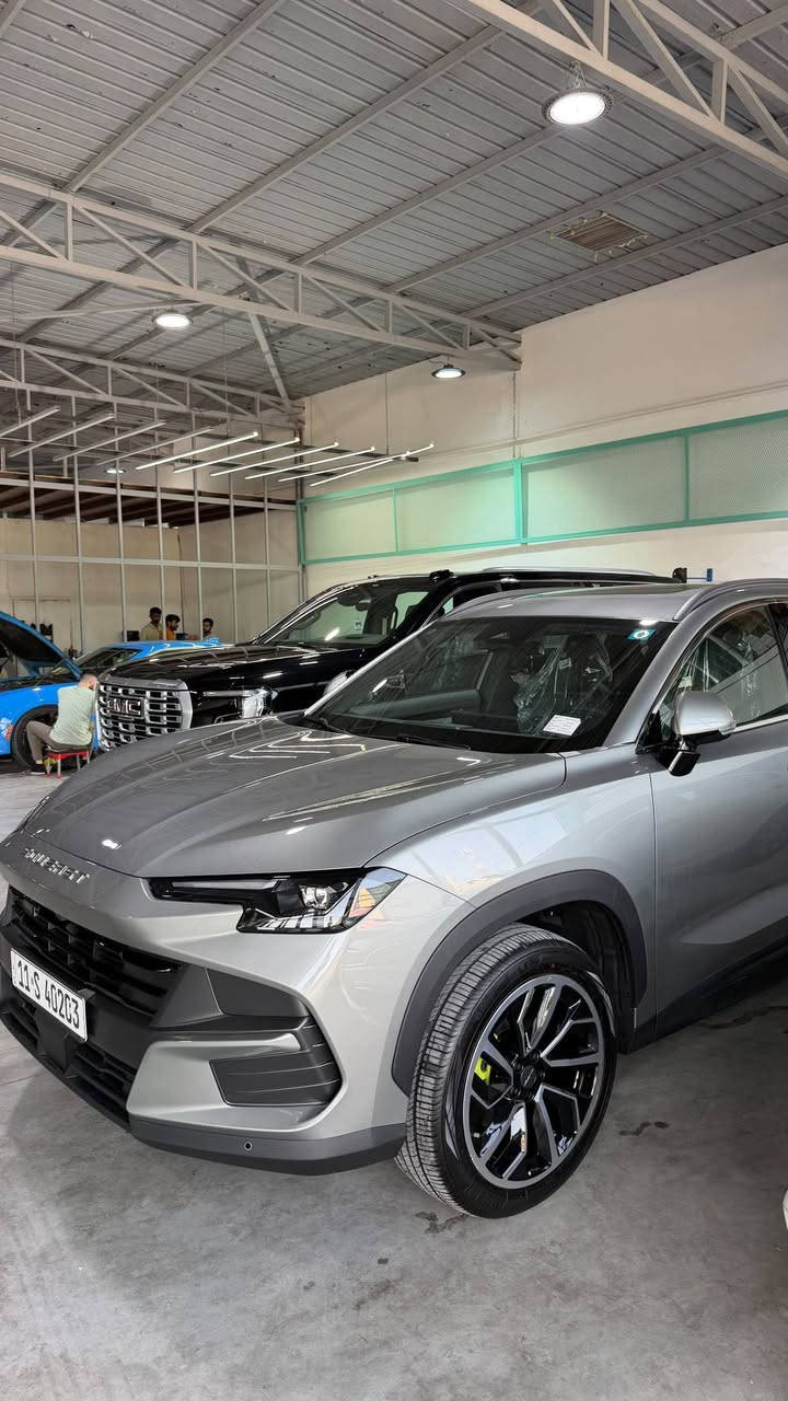 سوئيست S06موديل 2026 | خليجي | 6000كم قابل للزياده 🔥

🚗 بلگن هايبرد قوي واقتصادي
⚙️ 1.5L تيربو + محرك كهربائي
💪 القوة: 358 حصان
🔧 العزم: 530 نيوتن.م
🔄 ناقل حركة هايبرد 1DHT
🚘 دفع أمامي

🔋 بطارية 19.43 kWh
⚡ كهرباء حتى 114 كم
⛽ مدى إجمالي أكثر من 1200 كم
📉 استهلاك الوقود: 5.2 لتر / 100 كم

🛡️ ضمان قوي
✅ المحرك: 10 سنوات / 1,000,000 كم
✅ البطارية: 8 سنوات / 150,000 كم
✅ الضمان العام: 6 سنوات / 200,000 كم

✨ أبرز المواصفات
• شاشات 15.6 + 10.25 إنج
• جلد فاخر + تبريد وتدفئة المقاعد
• فتحة سقف بانوراما
• كاميرات 540° + DVR
• رادار + قيادة شبه ذاتية
• Apple CarPlay & Android Auto لاسلكي
• نظام صوتي Sony (9 سماعات)
• إنارة محيطية متعددة الألوان
• بصمة + تشغيل عن بعد
• صندوق كهربائي + Auto Hold
• شاحن لاسلكي سريع
• مسند وسطي مع ثلاجة: 
ضمان شركة هارلم
للاستفسار *********** عبدالله
