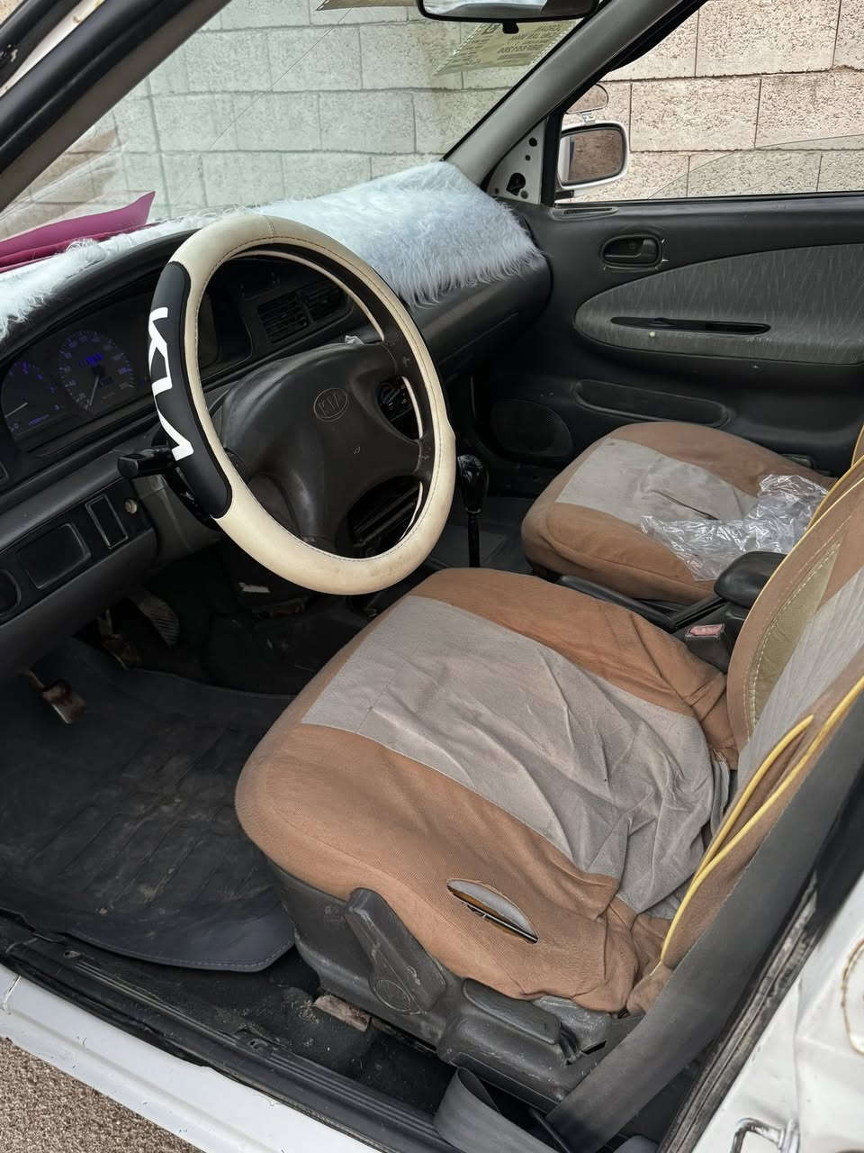 كيا سيفيا موديل 1995 نفخ رقم بغداد تحويل مباشر محرك مفتوح كير عادي تخم تاير صدر ويل كب جاهزه وحلوه مال جناي السعر 32$ مكان السياره الأنبار الرمادي جويبه/***********
