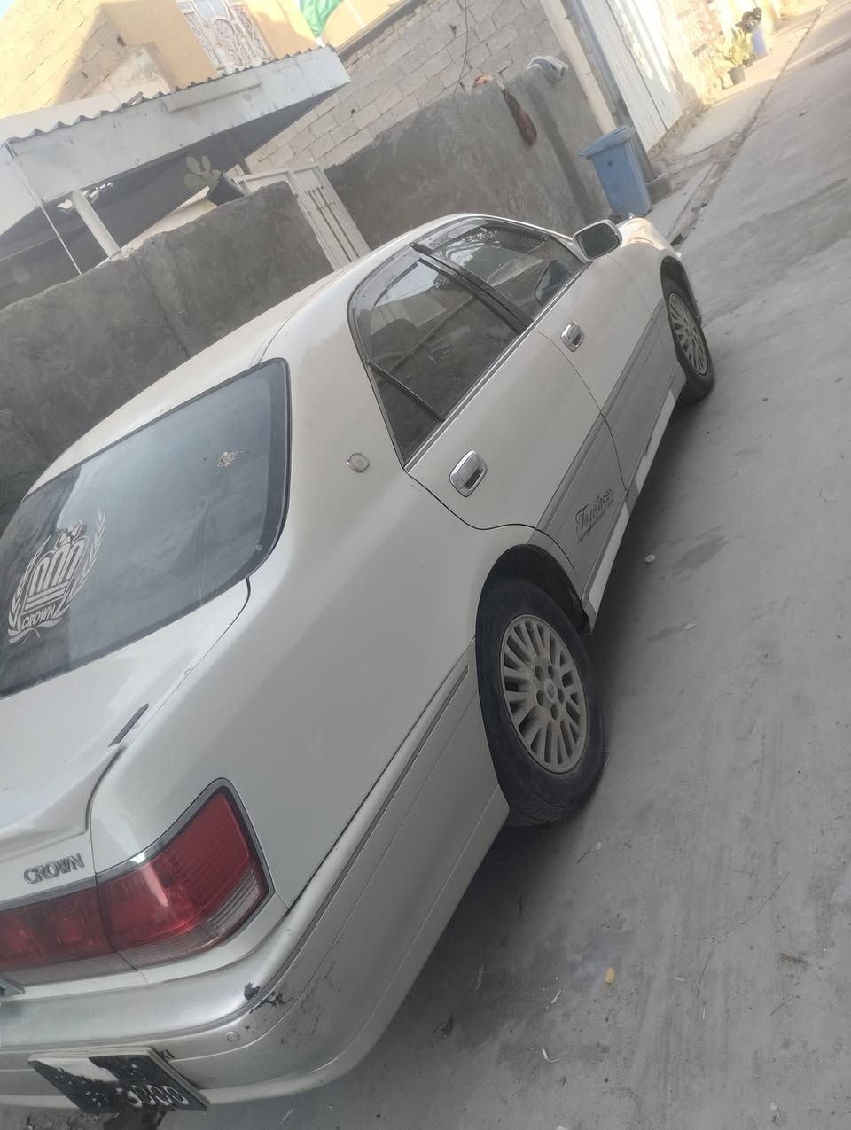 سلام عليكم ملكه للبيع متومه رقم وسنويه كريستال
أربع دكم تبريد شغال ثلج 
كصه قمريه محرك d4
السعر 45 
 ***********

