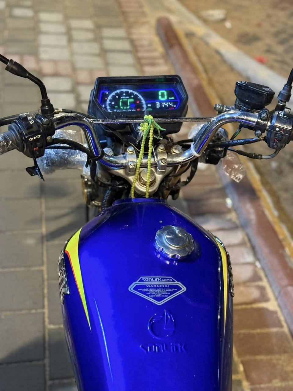 سلام عليكم سونك مديل 24 مكفوله كفاله عامه جيب فيتر تعال دراجه استخدام شخصي حتئ ما اطلع شاشه اكترونيه بصمه تشعيل عن بعد مكاني بغداد مدينه الصدر السعر 650 وبيه مجال اتصل رقم الهاتف***********
