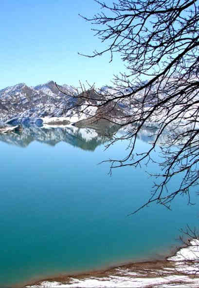 نتوكل ع الله 
 يوم الاربعاء المصادف 12/31راس السنه سفره الى
ايلام تبعد عن. الحدود ساعه. السكن  ثلاث ليالي  في فندق خلاش او زاكروس 
اليوم الاول تجمع والانطلاق إلى الحدود  ❤️❤️❤️
الوصول إلى الفندق وتسليم الغرف 
اليوم الثاني وجبه افطار فاخره مقدمه من الشركه  مجاني ❤️❤️❤️❤️❤️التوجه إلى مناطق جميله والجبال الخلابه  وقضاء وقت جميل  في جمال الطبيعه 
اليوم الثالث  
سياحه إلى بحيره وركوب الزوارق والتمتع بالمناظر الجميله ❤️❤️❤️❤️ 
اليوم الرابع تناول افطار  وتوجه إلى الحدود
بابل القاسم غفار الحسيني ***********
