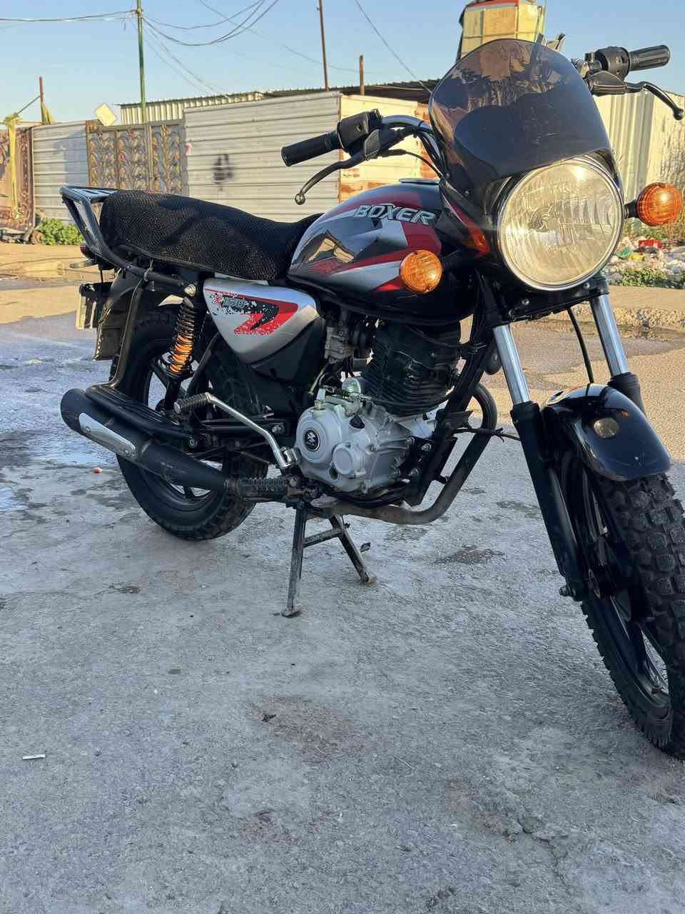 السلام عليكم دراجه للبيع بوكسر كلاسك مديل 2022 مرقمه مكينه وكير مكفولات كهربايات كامله السعر مليون 800 وبيها مجال مكاني العامريه ***********
