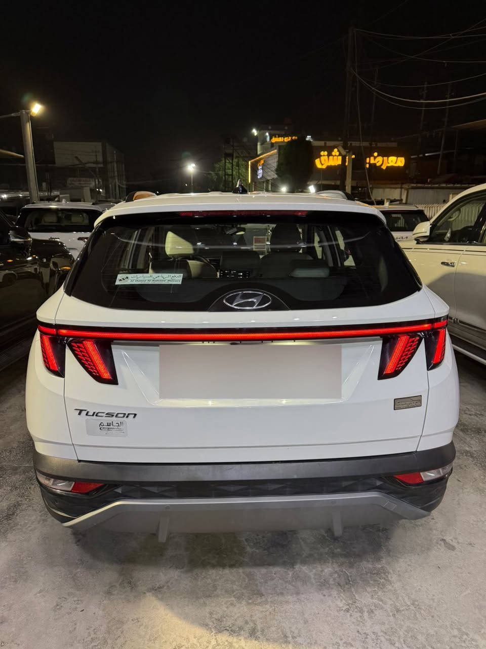بسم الله الرحمٰن الرحيم

هيونداي توسان 2023 | نص فول خليجي 🇬🇨
✨ لون أبيض  – حالة ممتازة ✨

🔹 الممشى: 56,000 كم
🔹 المحرك: 2.0 بنزين اقتصادي
🔹 القير: أوتوماتيك ناعم
🔹 الدفع: أمامي
🔹رقم : بغداد انكليزي 

أبرز المواصفات:
✔️مقاعد كهرباء السايق والسكن
✔ شاشة لمس + Apple CarPlay & Android Auto
✔ كاميرا خلفية
✔ تشغيل بصمة (Smart Key)
✔ مثبت سرعة
✔ تحكم بالمقود
✔ مرايات كهرباء مع إشارات
✔ إضاءة LED
✔ جنوط ألمنيوم
✔ مكيف قوي ❄️
✔ أنظمة أمان (ABS – Airbags – Traction)

السيارة خليجي، استخدام شخصي، ناعمة جداً بالمشي
جاهزة للفحص وما تحتاج شي �
السعر : 213 وبي مجال بسيط

للتواصل / *********** 

متوفر واتساب ممتوفر فيسبوك
