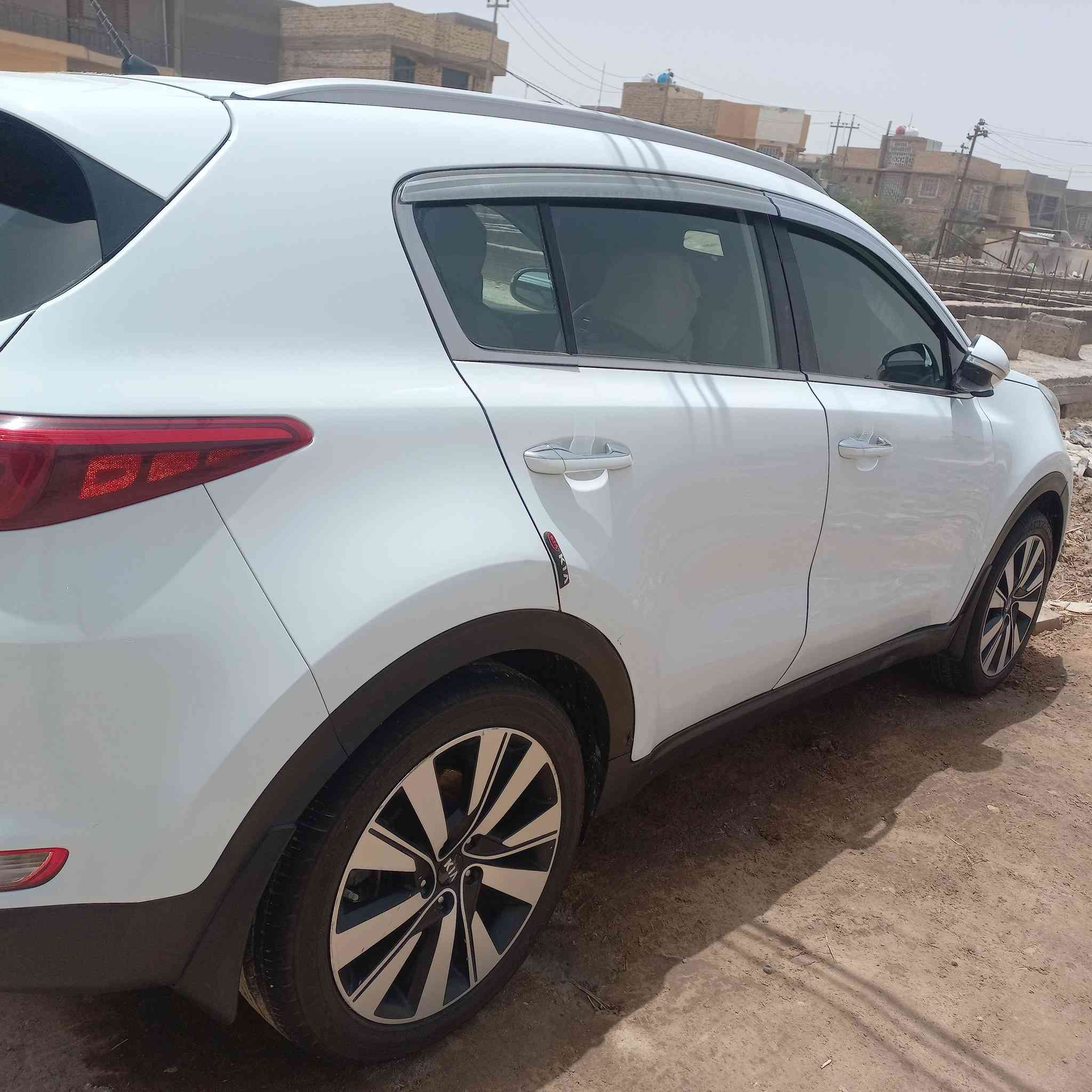 سبورتج ٢٠١٧ خليجي داخل بيجي ماشية ١١٢ الف شاشة وكاميرا حساس أمامي تبريد قطعتين رقم بغداد باسمي بيها باب الصدر مصبوغ .
السعر ١٧٠


**إذا كنت صاحب هذا الإعلان وتريد حذفه لأي سبب، رجاءا أرسل رسالة إلى الدعم الفني**